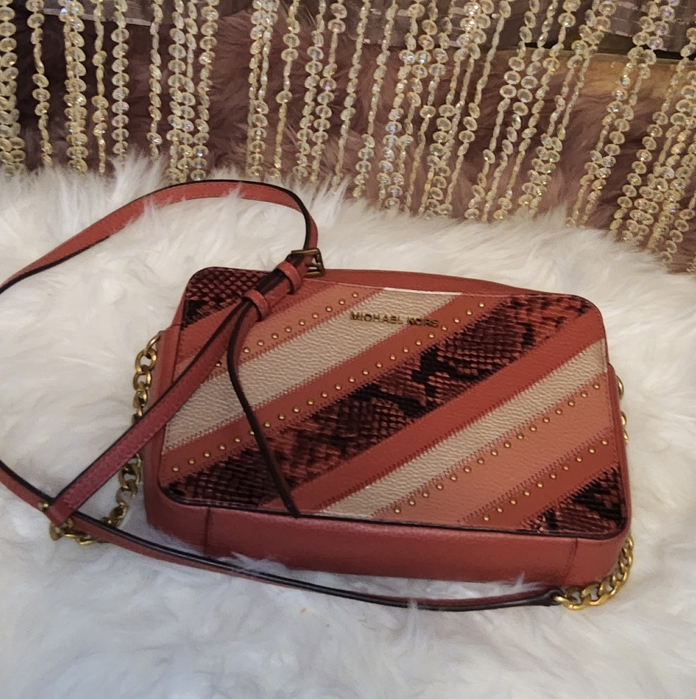 Micheal kors purse